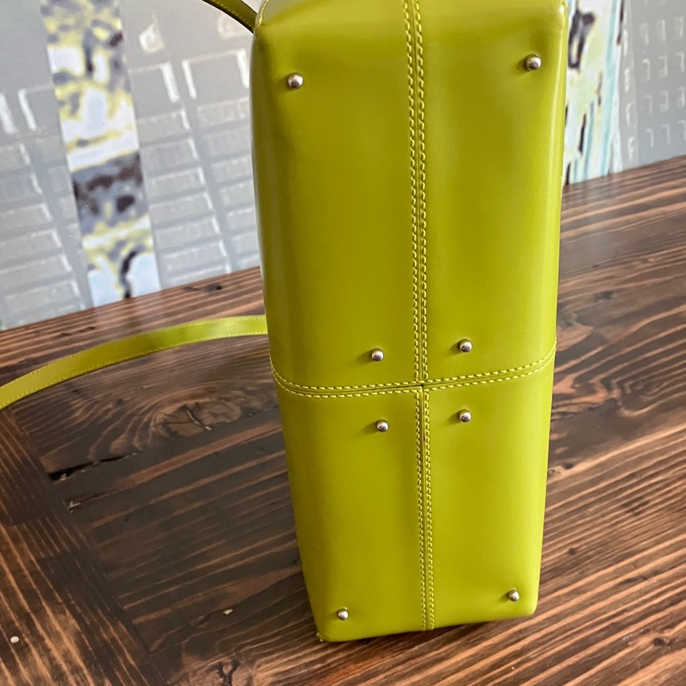 Tod's Lady Di Lime Leather Handbag NWOT - Picture 6 of 11